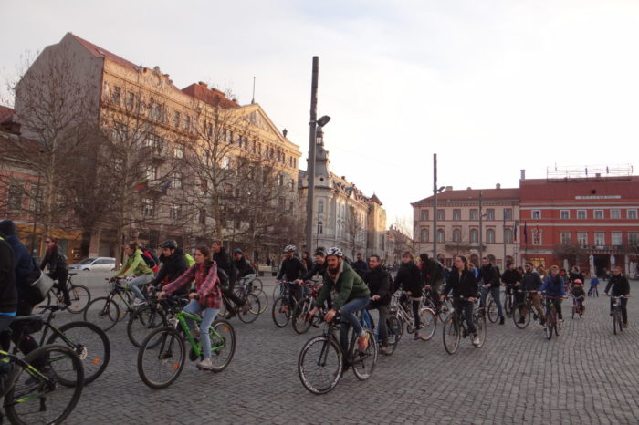Le mouvement Critical Mass pédale pour plaider la cause de la planète et des cyclistes