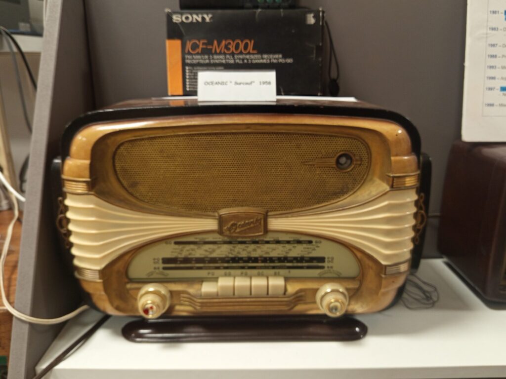 La radio "Oceanic Surcouf" de 1958