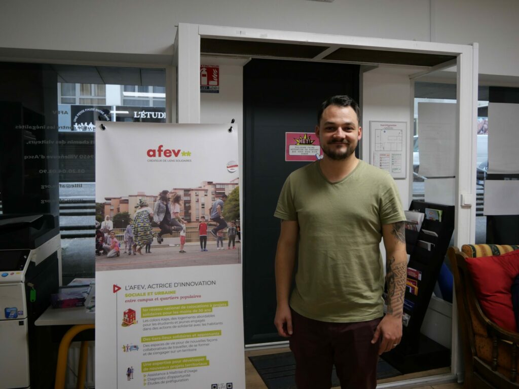 Jérémy Henriot dans les locaux de l'Afev.