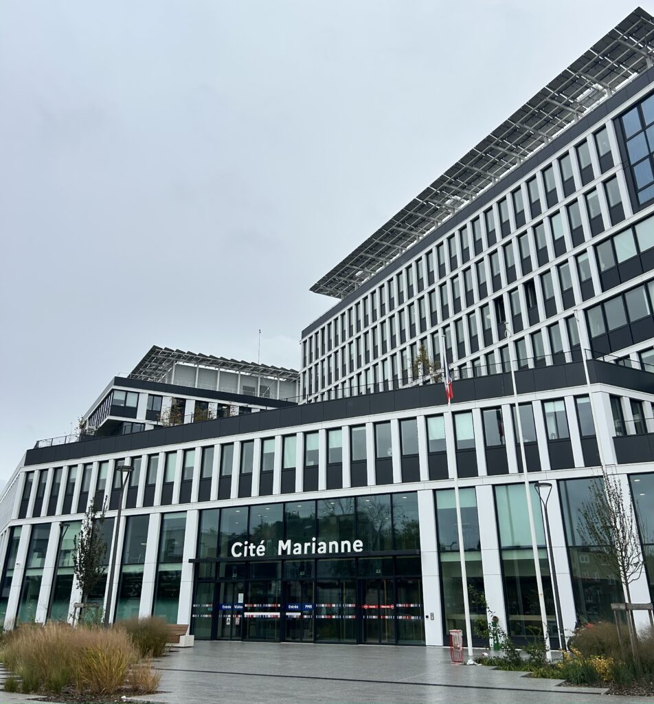 Nouveau siège flambant neuf du CROUS sans logement