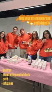 Stand anti gueule de bois du BDE d'ESPOL - Crédit Alma BDE