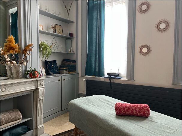 Table de massage utilisée par Anne, naturopathe à Lille, lors des séances